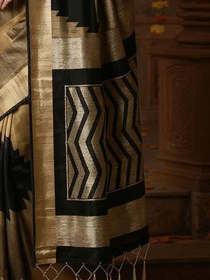 Black woven design zari banarasi saree 4