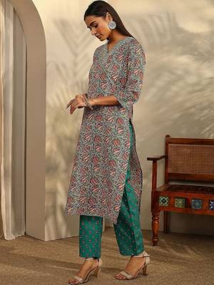 women ethnic motifs printed regular kurta with trousers & with dupatta 5