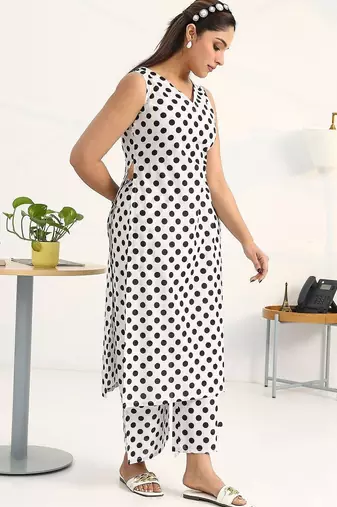 women printed regular kurta with palazzos