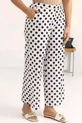 women printed regular kurta with palazzos