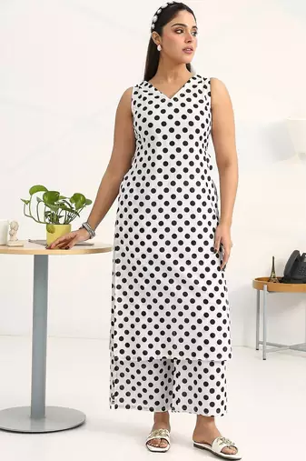 women printed regular kurta with palazzos