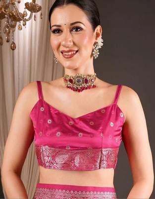 Magenta woven design zari silk blend designer banarasi saree 5