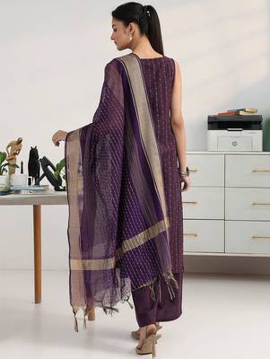 women ethnic motifs printed regular kurta with palazzos & with dupatta 4