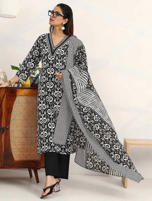 women ethnic motifs printed regular kurta with trousers & with dupatta 1