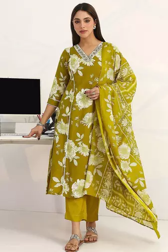 women floral printed regular kurta with trousers & with dupatta