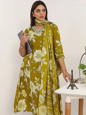 women floral printed regular kurta with trousers & with dupatta 5