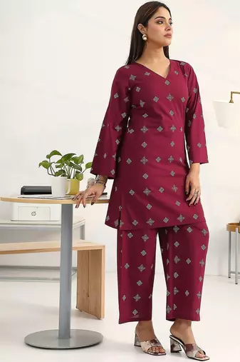 women printed regular kurta with palazzos