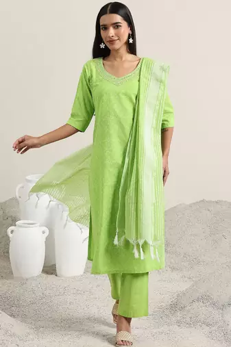 women ethnic motifs printed regular thread work kurta with trousers & dupatta