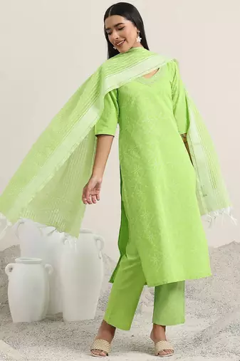 women ethnic motifs printed regular thread work kurta with trousers & dupatta