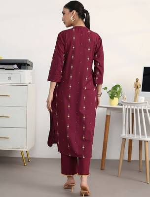 women ethnic motifs printed regular kurta with trousers 2