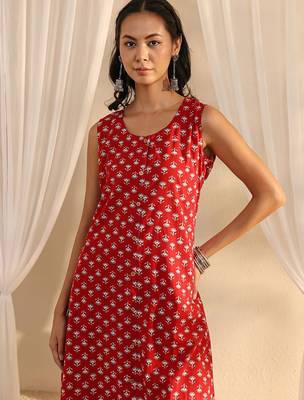 maroon floral printed cotton a-line kurta set 2