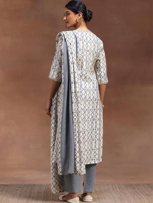 women ethnic motifs printed regular thread work kurta with trousers & with dupatta 4