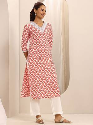 floral printed v-neck straight kurta with trousers & dupatta 5