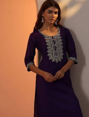 women ethnic motifs embroidered kurta with trousers 2