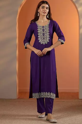 women ethnic motifs embroidered kurta with trousers