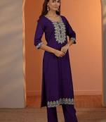 women ethnic motifs embroidered kurta with trousers