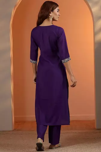 women ethnic motifs embroidered kurta with trousers