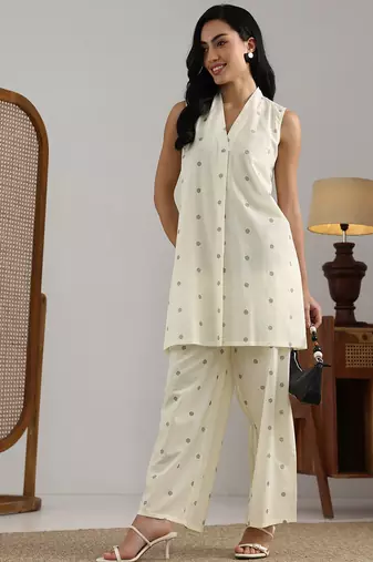 geometric printed straight kurta with trousers