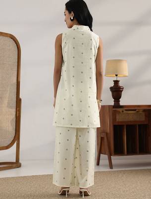 geometric printed straight kurta with trousers 4