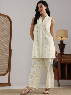 geometric printed straight kurta with trousers 5
