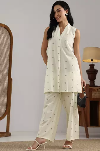 geometric printed straight kurta with trousers