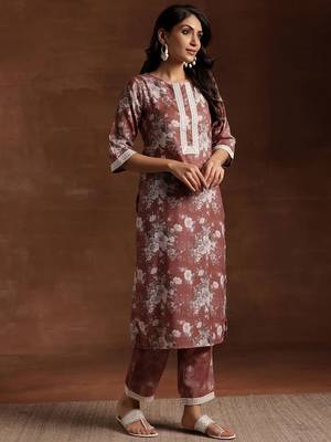women floral printed regular kurta with trousers & with dupatta 3