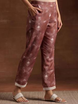 women floral printed regular kurta with trousers & with dupatta 7
