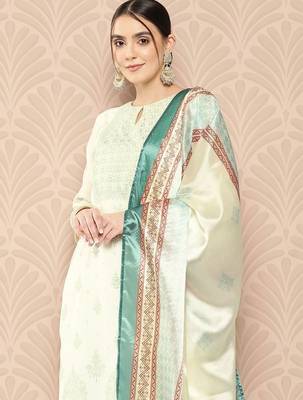 women ethnic motifs printed regular kurta with trousers & with dupatta 5