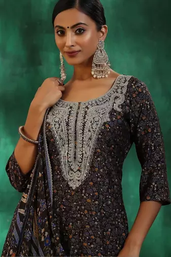 women floral printed regular thread work kurta with trousers & with dupatta