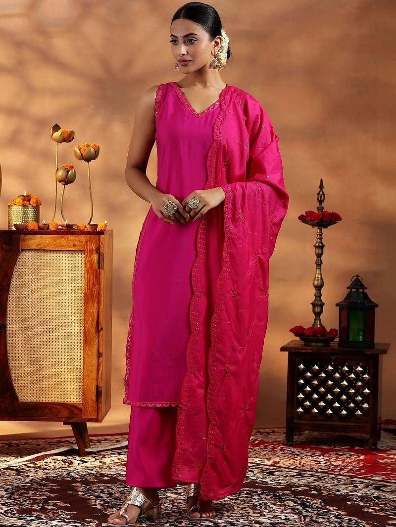 women regular thread work kurta with trousers & with dupatta