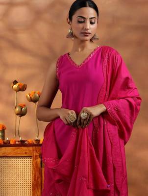 women regular thread work kurta with trousers & with dupatta 5