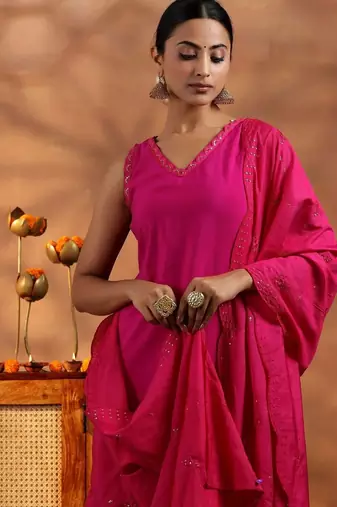 women regular thread work kurta with trousers & with dupatta
