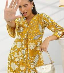 women floral printed kurta with trousers