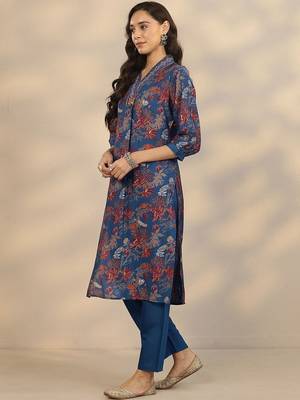 floral printed v-neck straight kurta with trousers & dupatta 4