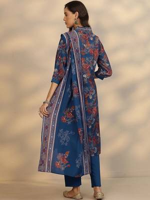 floral printed v-neck straight kurta with trousers & dupatta 5