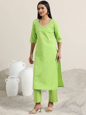 ethnic motifs printed v-neck thread work straight kurta with trousers & dupatta 3