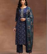 women ethnic motifs printed regular thread work kurta with trousers & with dupatta