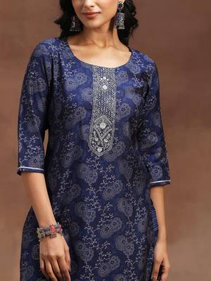 women ethnic motifs printed regular thread work kurta with trousers & with dupatta 2