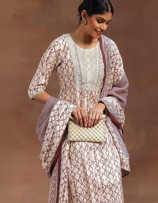 women ethnic motifs printed regular thread work kurta with trousers & with dupatta 2