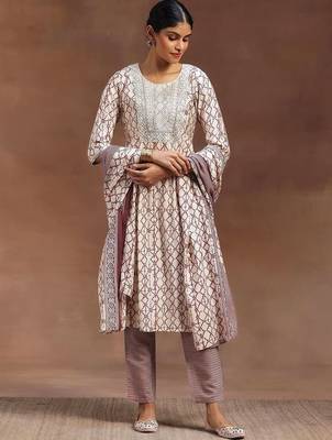 women ethnic motifs printed regular thread work kurta with trousers & with dupatta 4