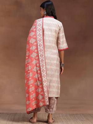 women ethnic motifs printed regular kurta with dhoti pants & with dupatta 2