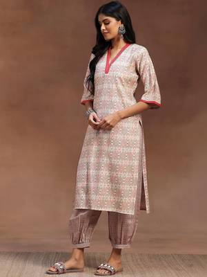 women ethnic motifs printed regular kurta with dhoti pants & with dupatta 3