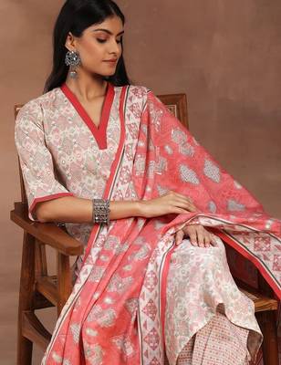 women ethnic motifs printed regular kurta with dhoti pants & with dupatta 5