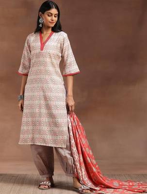 women ethnic motifs printed regular kurta with dhoti pants & with dupatta 7