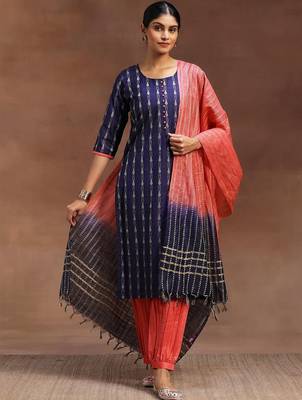 women ethnic motifs printed regular kurta with dhoti pants & with dupatta 1