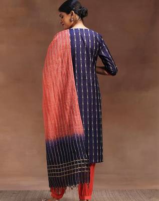 women ethnic motifs printed regular kurta with dhoti pants & with dupatta 3
