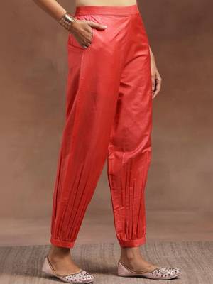women ethnic motifs printed regular kurta with dhoti pants & with dupatta 5