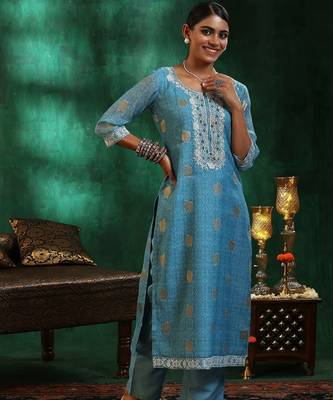 women ethnic motifs regular thread work kurta with trousers & with dupatta 3