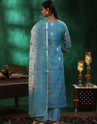 women ethnic motifs regular thread work kurta with trousers & with dupatta 4