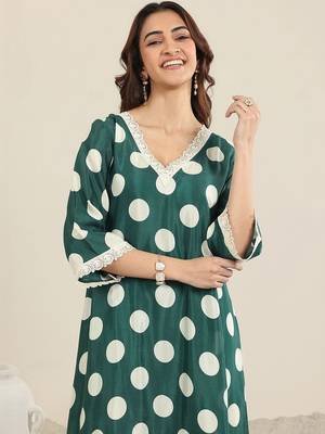 women printed regular kurta with trousers & with dupatta 2